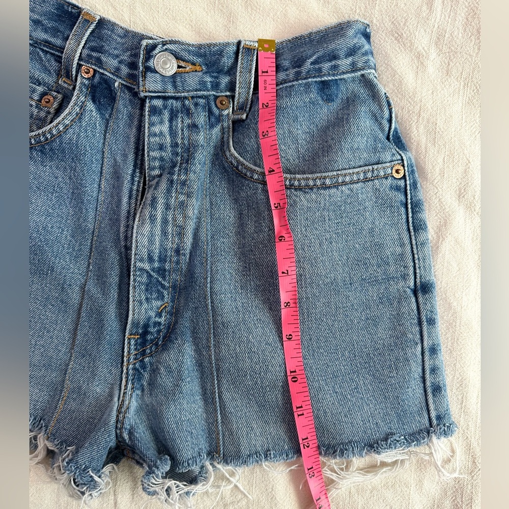Vintage Levi - Denim Blue Shorts - Picture 2 of 4